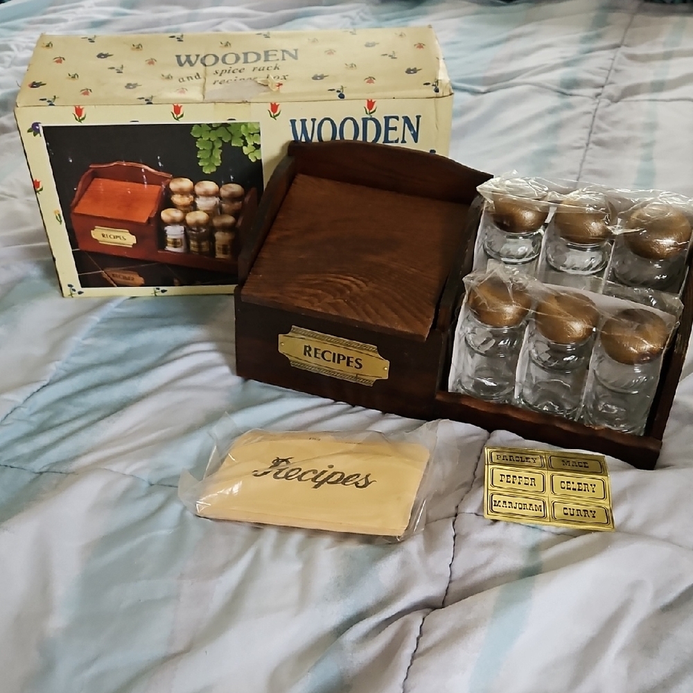 NWT Toga Wood Spice Rack With Six Glass Bottles And Recipe Box With Cards MCM